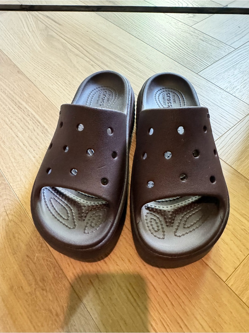 Women’s Dark Purple Crocs Platform Clog Mules - Slip-On Comfort - Picture 2 of 4